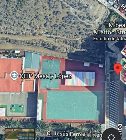 CALLE COSTA RICA ENTRADA Y SALIDA AL CEIP MESA Y LOPEZ